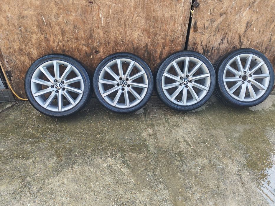 Vând genți aluminiu R18 passat,cu tot cu cauciucuri