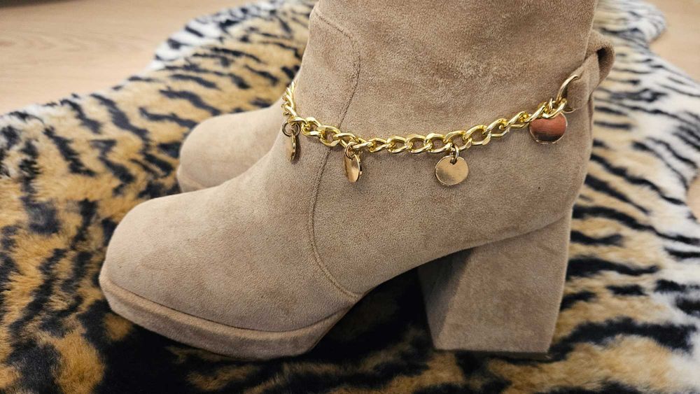 Боти в Бежов цвят велур