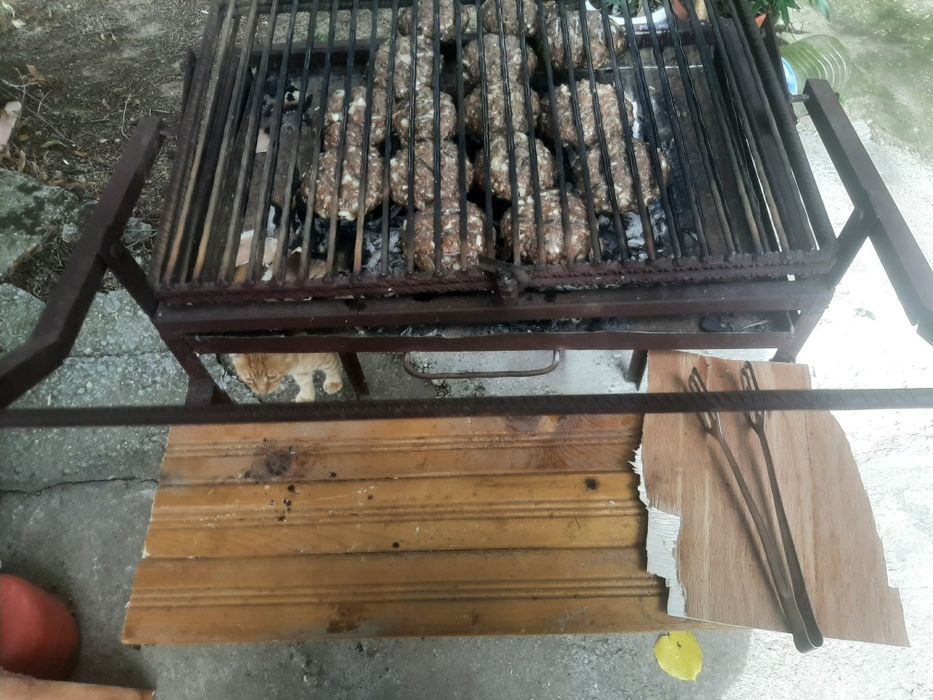 Барбекю въртяща се