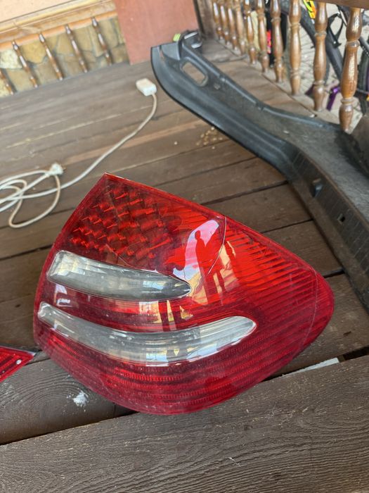 Mercedes Benz 211 стоп