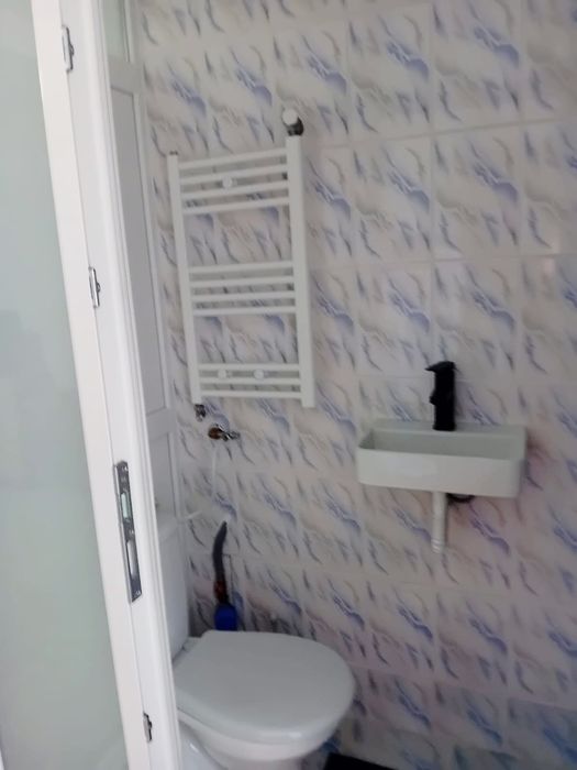 Ofer spre inchiriere garsoniera simpla