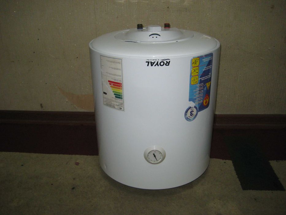 Водонагреватель Royal накопительный  50лт почти новым состоянии!