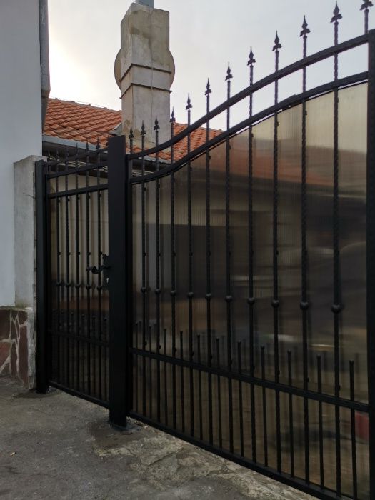 Ковано желязо - парапети, врати, огради и др.