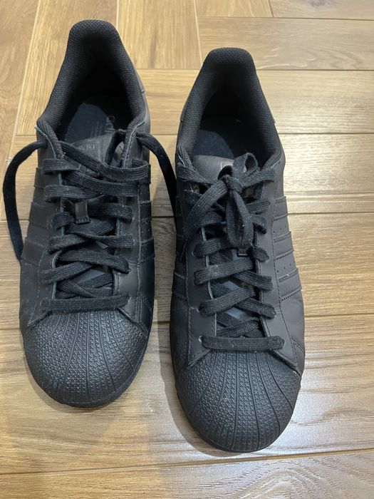 Продам кроссовки оригинал Adidas