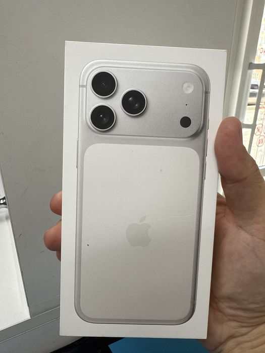 iPhone 17 pro max