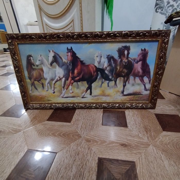 Продам 2  картинку с лошадью крассивый