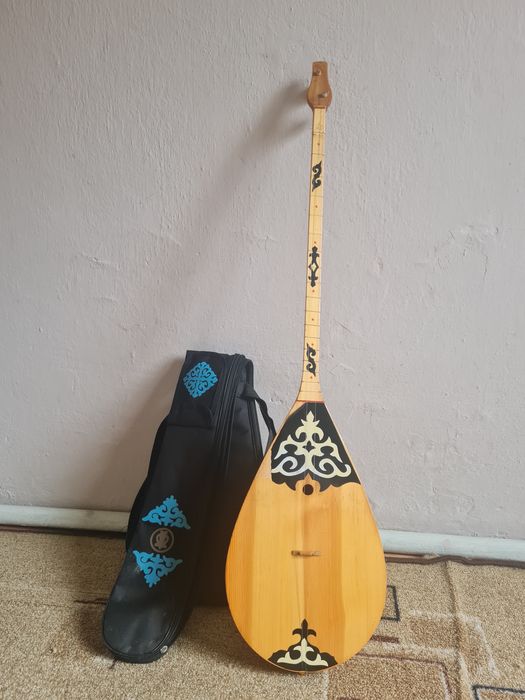 Домбыра аспабы.