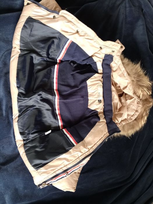 Продам куртку детскую на девочку