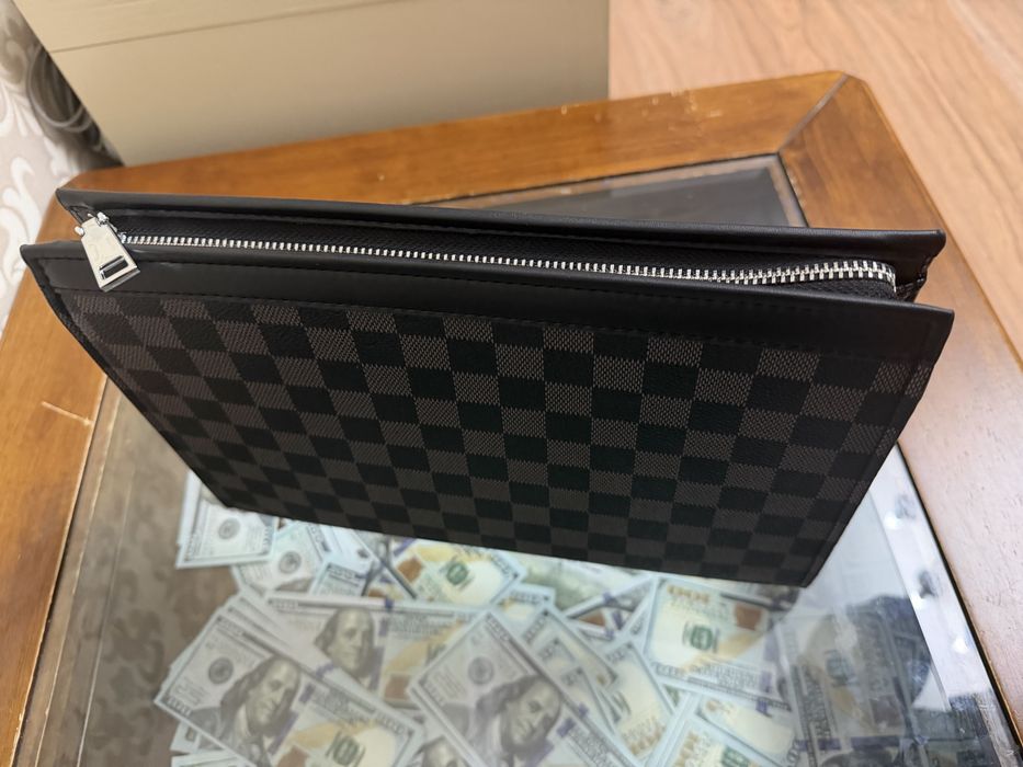 Клатч новый стильный