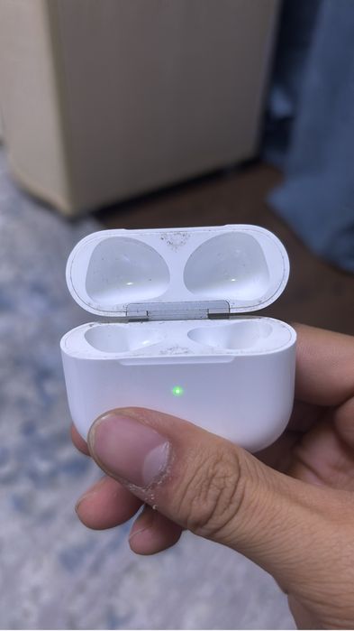 Оригинал AirPods кейс без наушников