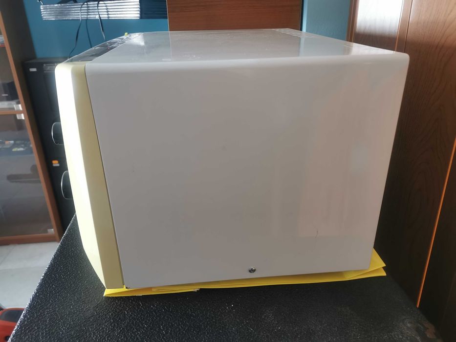 Микровълнова Electrolux EMS21400W - ТОП състояние