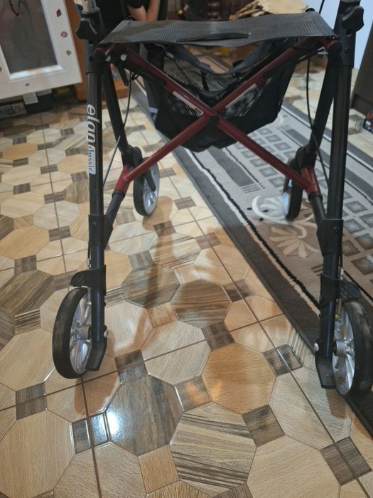 Cadru de mers cu rotile(rollator)
