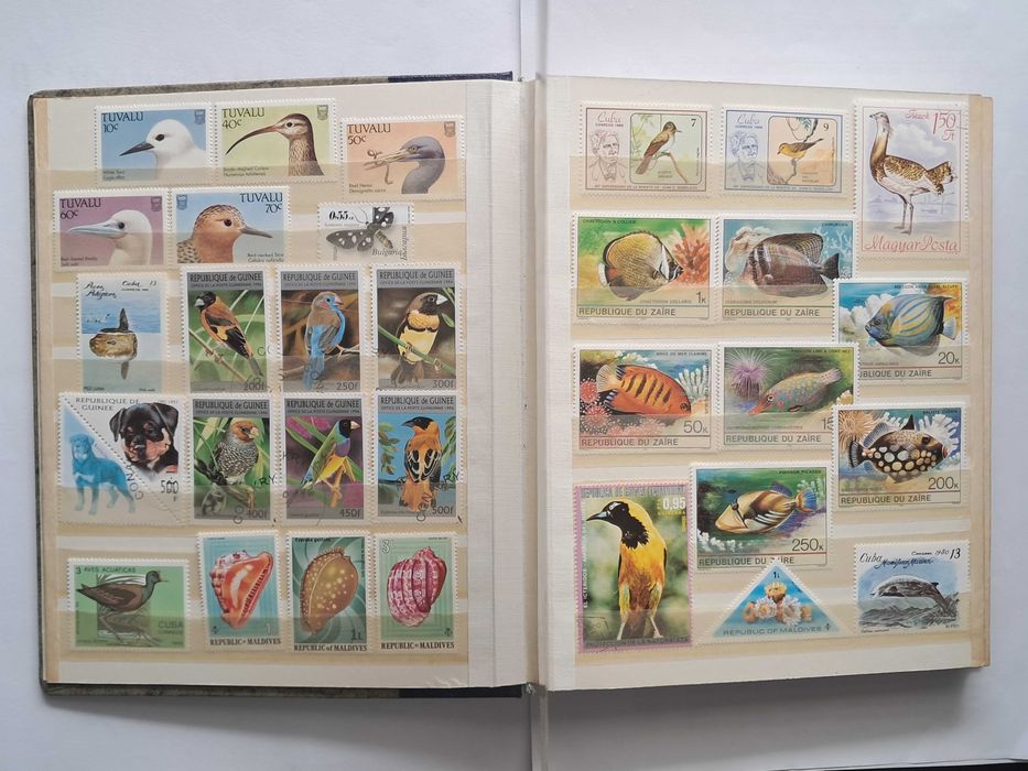 Пощенски марки тема ”Животни”.