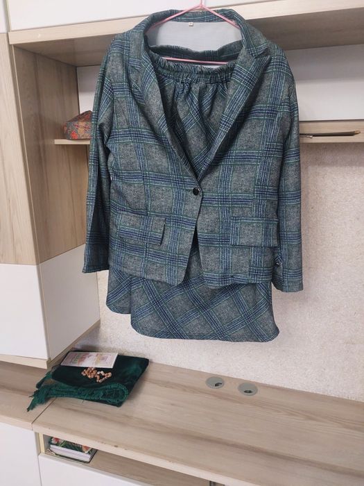 Платье ,юбки,плащи недорого