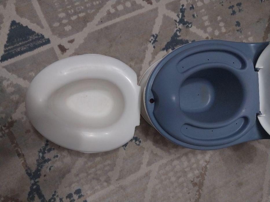 Продам детский стульчик- унитаз,очень удобный с музыкой.