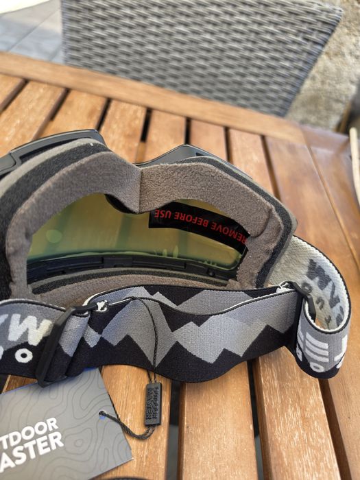 OutdoorMaster OTG ски/сноуборд очила – Нови, огледална леща + твърд калъф