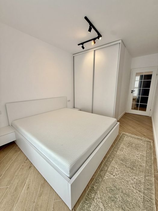 Inchiriez apartament 2 camere nou ultracentral lux bloc nou parcare subterana prima inchiriere