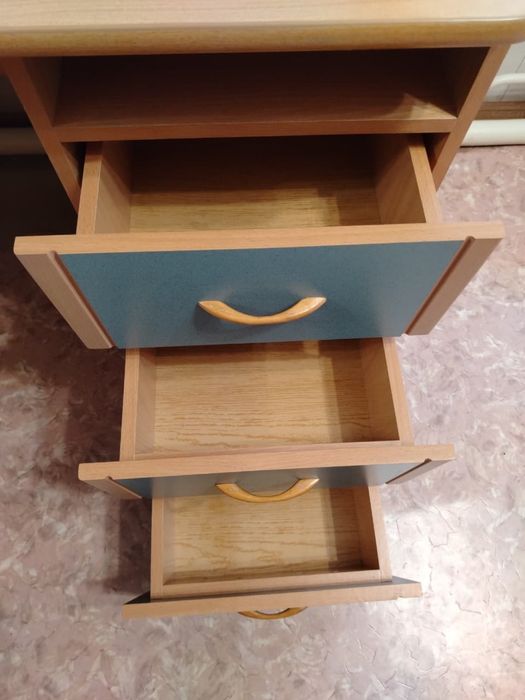 Продам стол рабочий