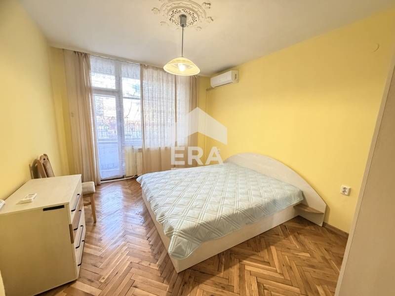 Четиристаен, обзаведен, газифициран апартамент под наем, в тухлена сгр