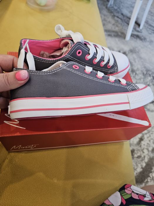 Кецове за момиче Minoti