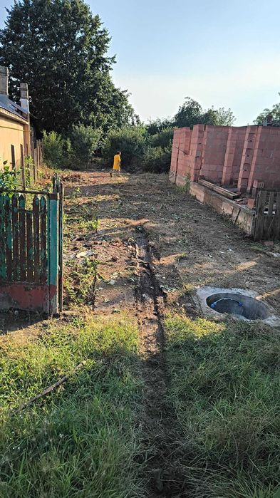 Inchiriere „Teren 800 mp de închiriat..Loc.Pantazi  – depozitare materiale, utilaje, autoutilitare. .str Republicii , ..strada principala