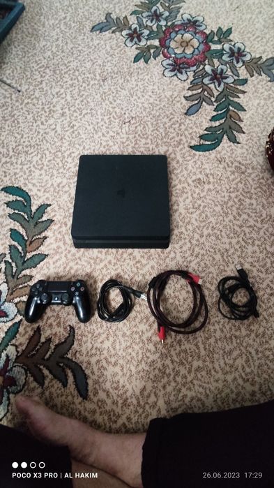Playstation 4 slim