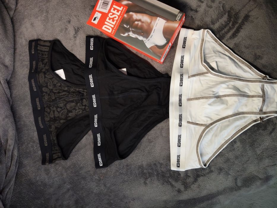 Calvin Klein set 3 chiloți bărbătești alb-negru-negru cu model L noi