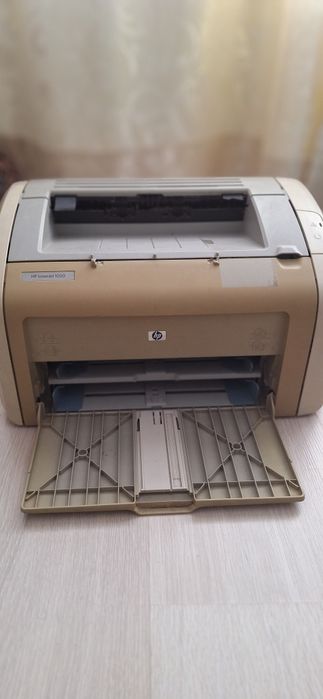 HP LaserJet1020 принтер