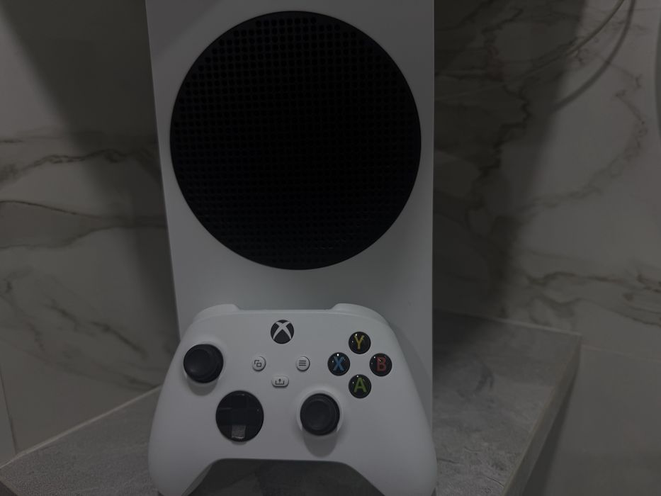 Xbox Series S отличное состояние