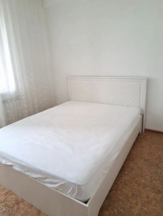 Продам белую кровать