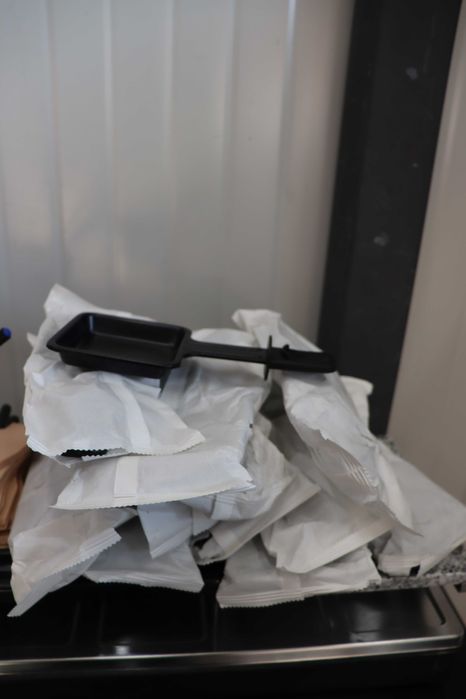 Livoo - Машина за раклет/фондю за 12 души - 5 в 1, мощност 1650 W