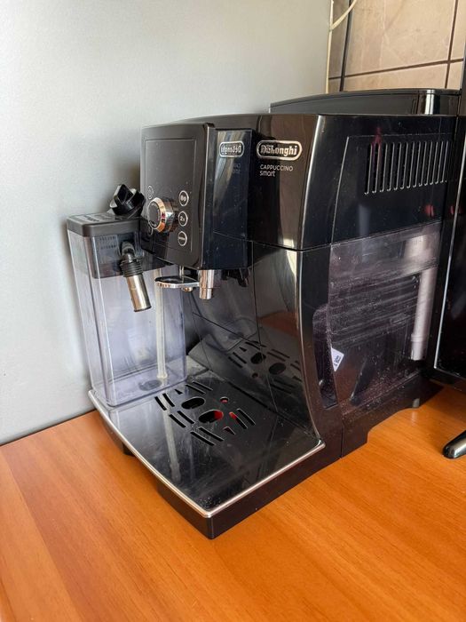 Vand Espressor DeLonghi Cappucino Smart, foarte putin utilizat