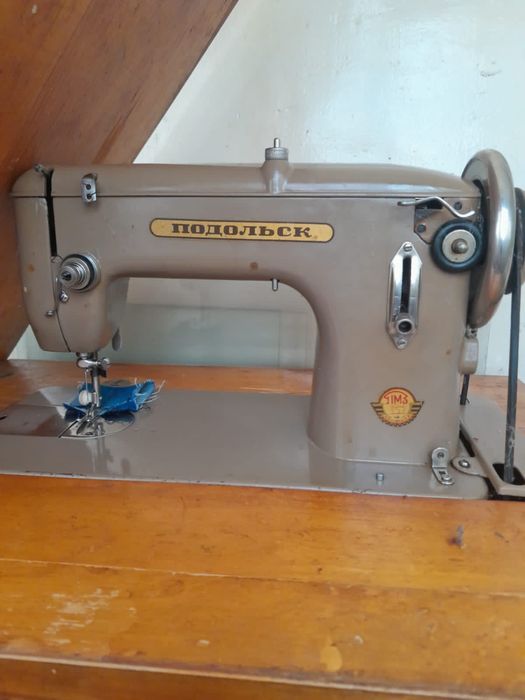 Продаю швейную машинку