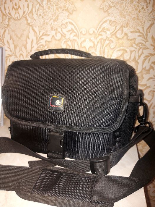 Продам Nikon D3100 зеркалка