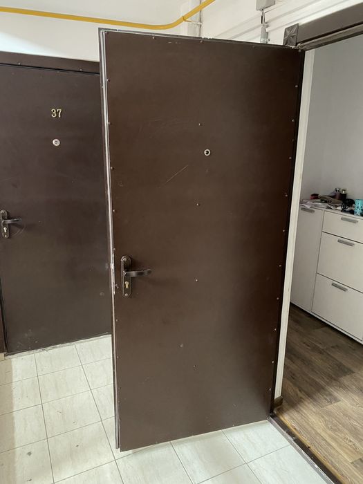 Темір есік (дверь железный)