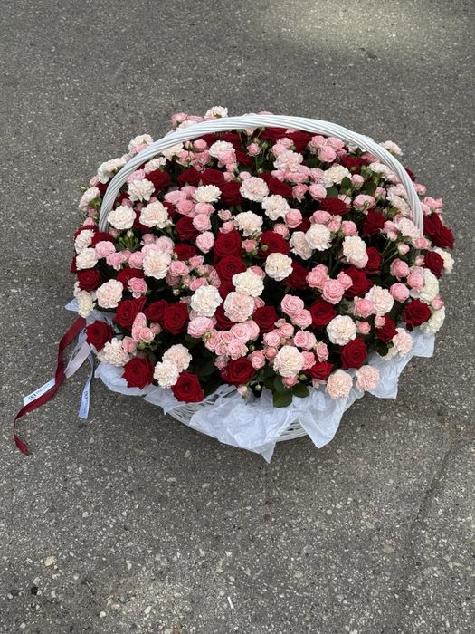 корзина из роз букет