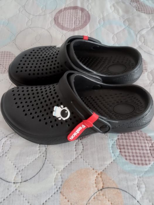 Продам мужские кроксы