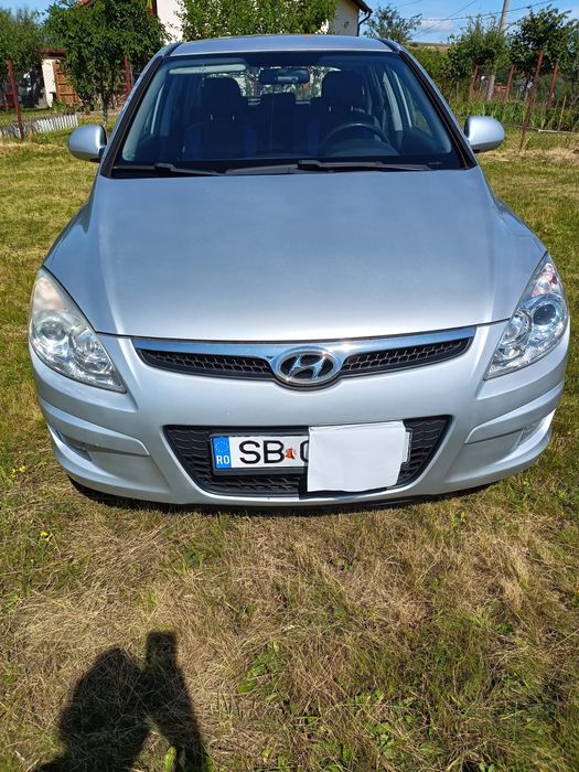 Vând Hyundai I30