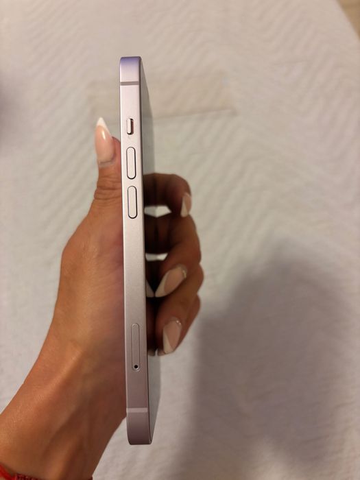 Продавам IPhone 14