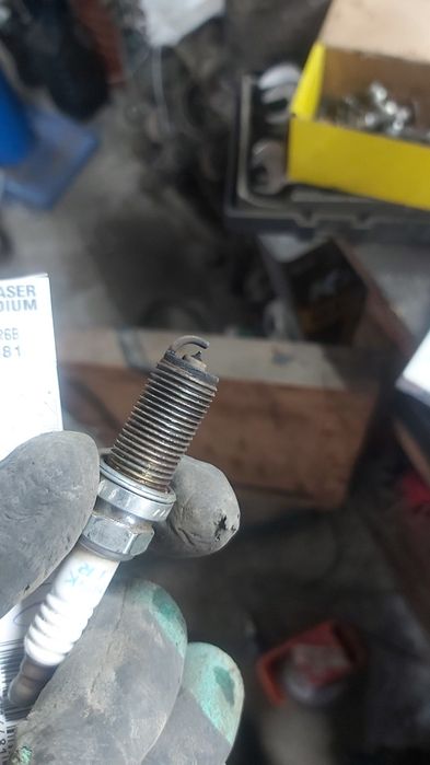 Свечи NGK ILFR6B 4 штуки б/у