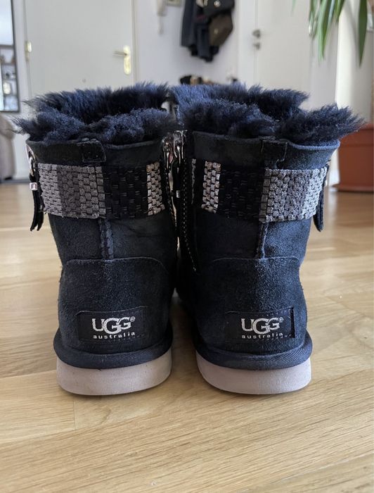 UGG scurte, editie limitata
