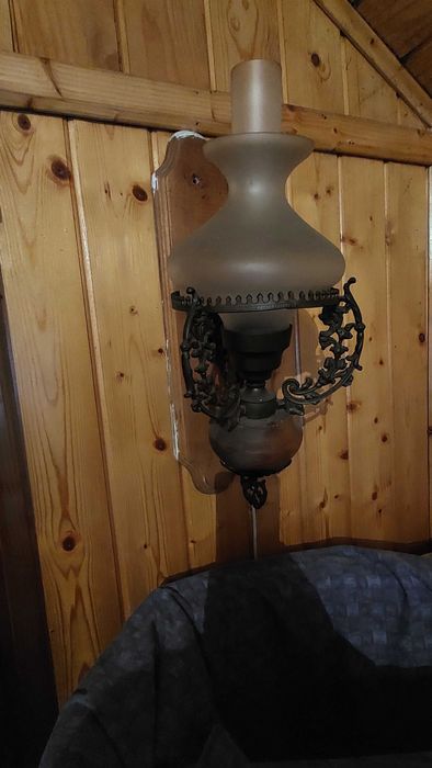 Pf vind  veioza tip lampa