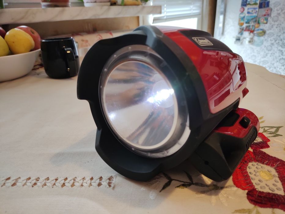 Прожектор -coleman