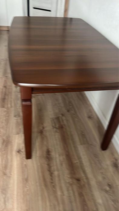 Продам б/у  стол в хорошем состоянии