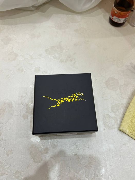 Продаю новые часы в коробке