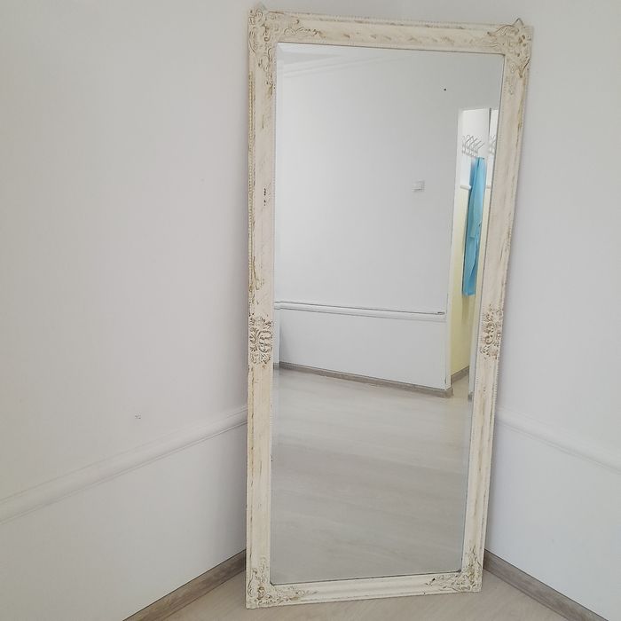 Зеркало настенное в рамке