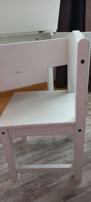Vând birou și scaun copii