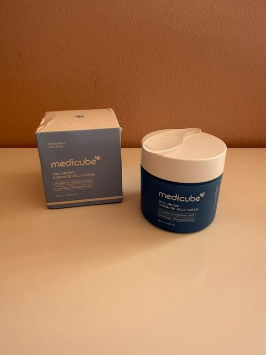 Medicube hyaluronic ceramide jelly cream