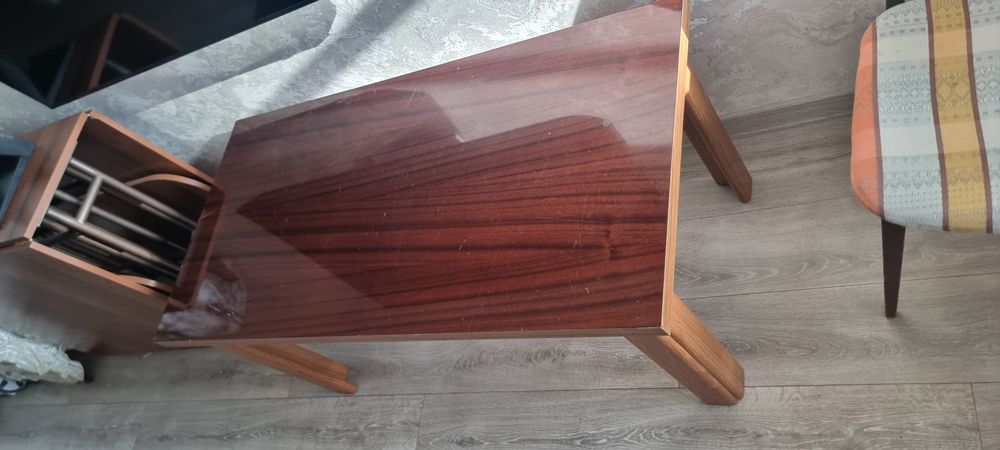 Продаю журнальный столик