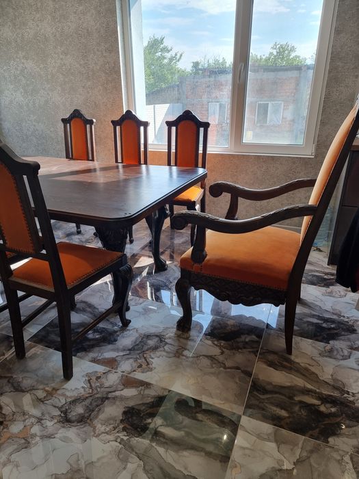 Антична маса с 8 стола